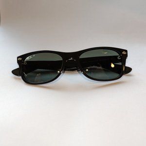 RAY-BAN New Wayfarer sunglasses, black frame, polarized lenses, size 52-18mm